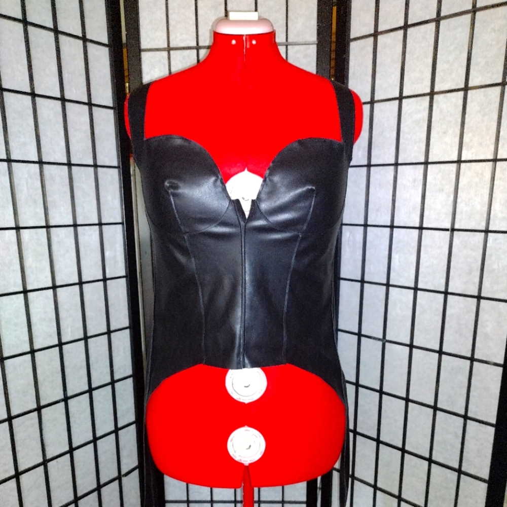AKIRA VEGAN LEATHER TOP with tye back,snaps & zipper